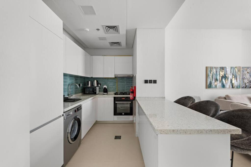 Unique 1 Bhk Near To Metro *