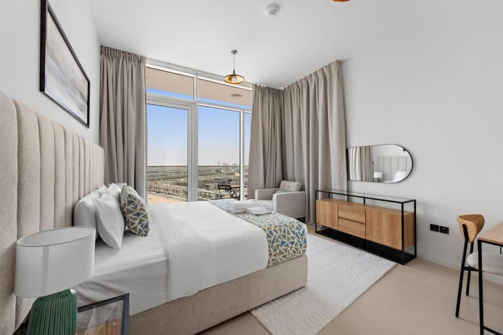 Unique 1 Bhk Near To Metro Apartment *
